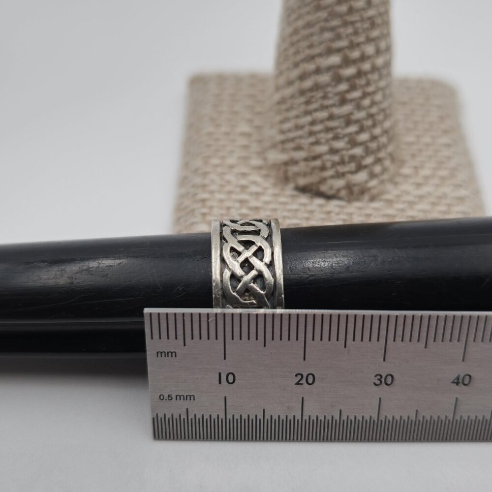 Size 7.75 Sterling Silver Solid Celtic Pattern Ba… - image 6